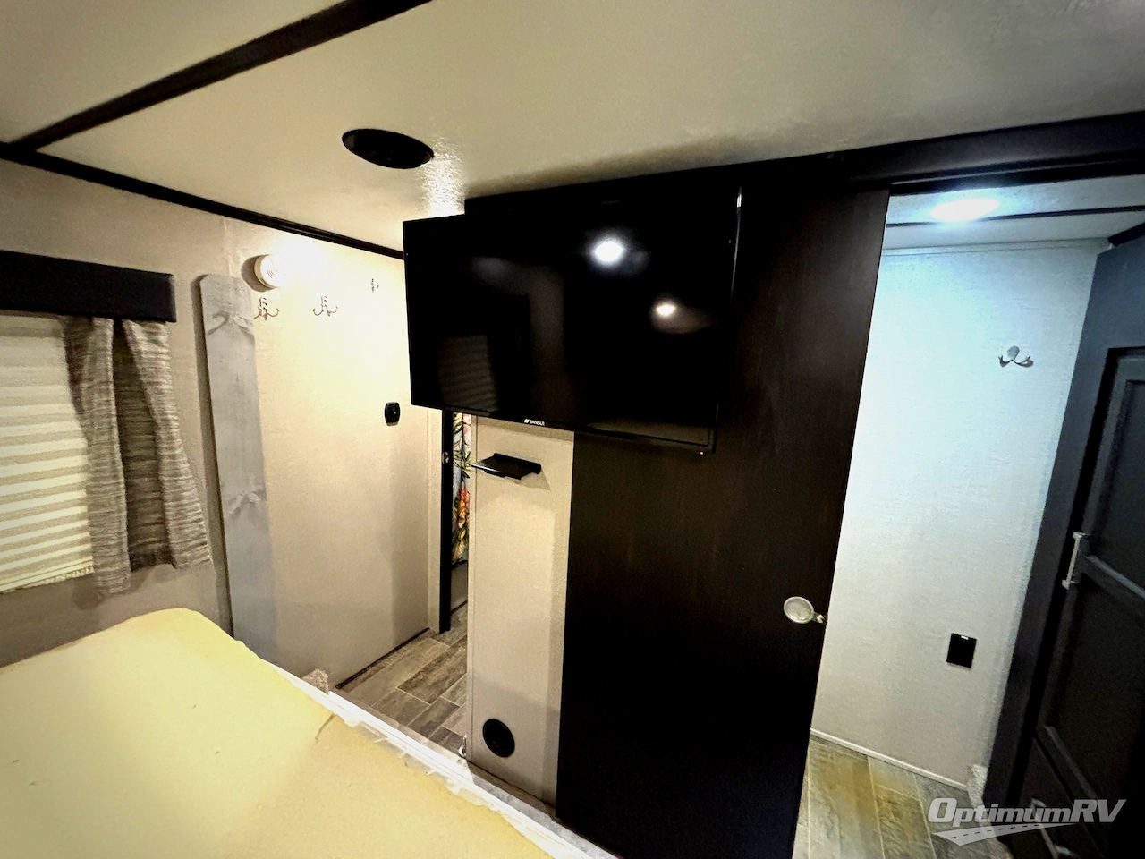 2017 Keystone Fuzion 423 Photo 9