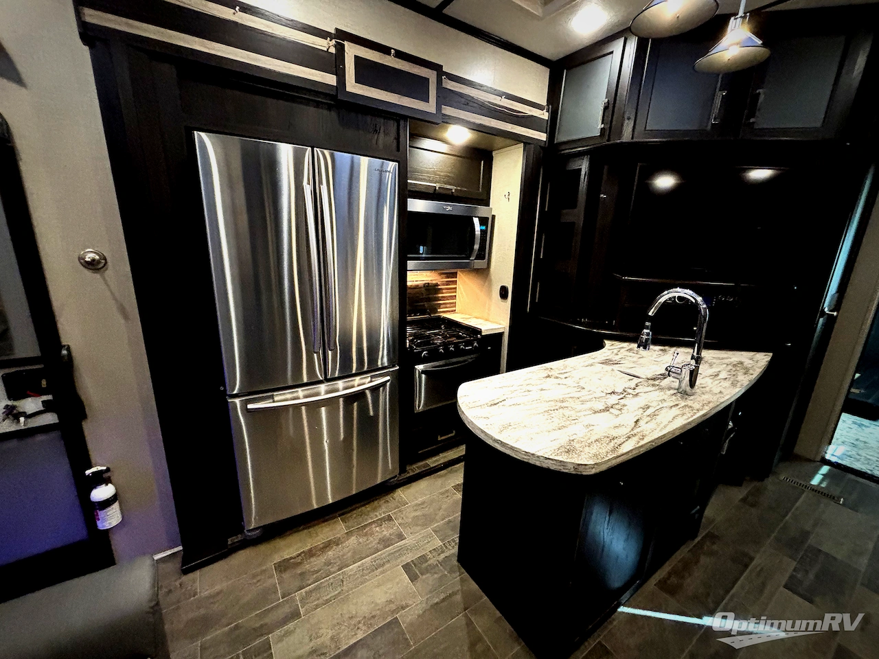 2017 Keystone Fuzion 423 Photo 12