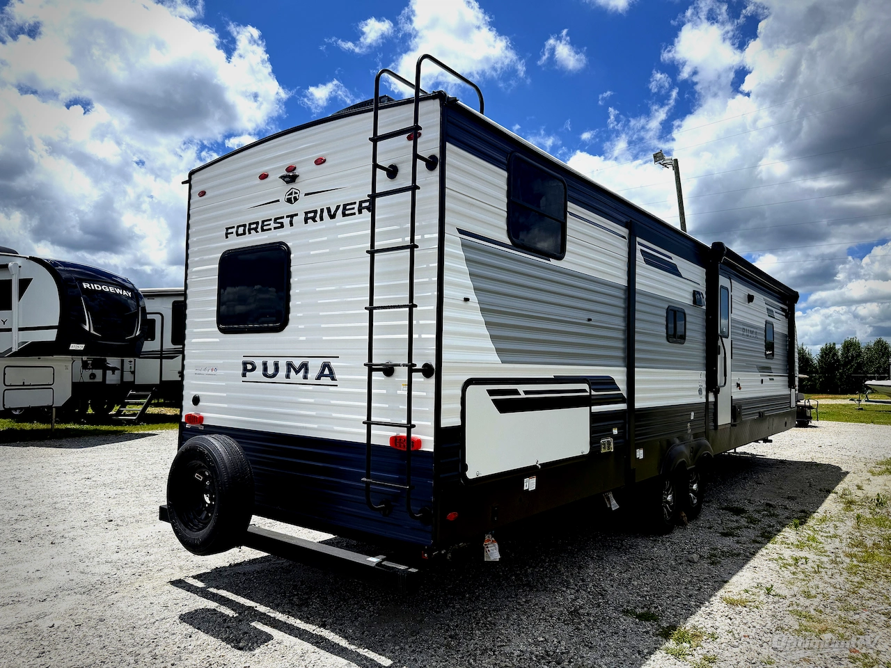 2026 Palomino Puma 32BHFS Photo 18