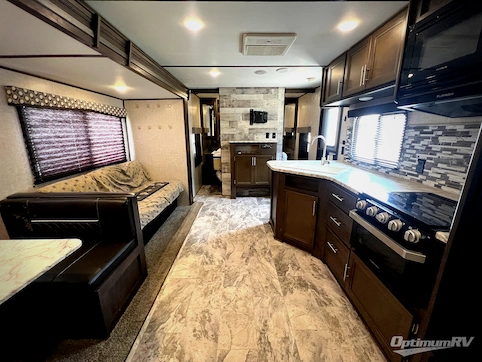 2020 Dutchmen Coleman Lantern LT Series 262BH RV Photo 2