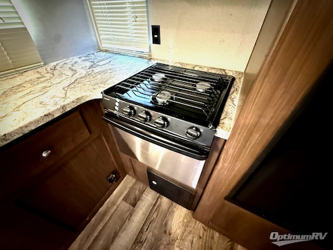 2018 Keystone Hideout 28RKS RV Photo 3