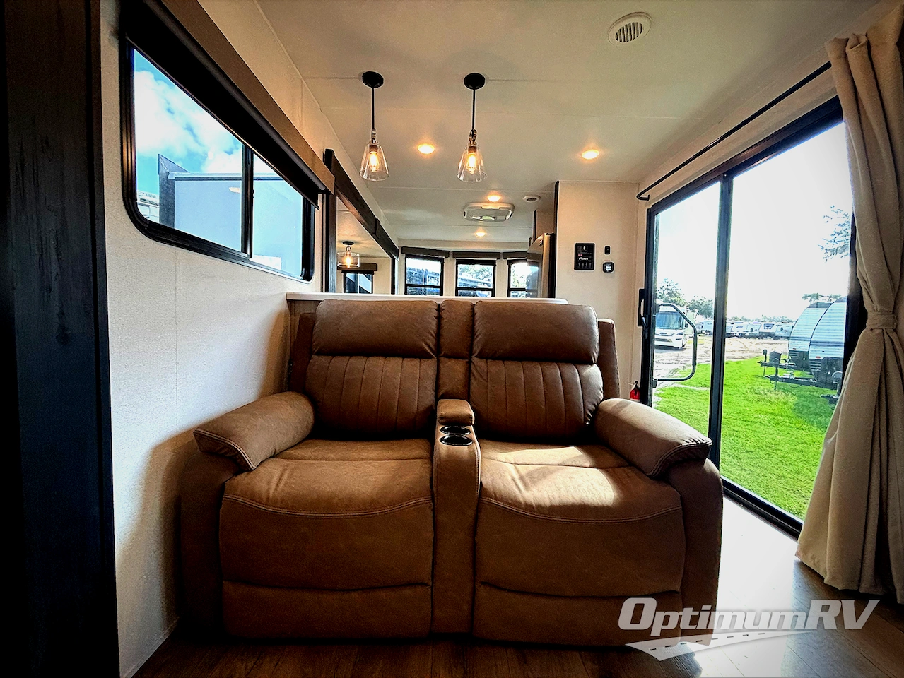 2026 Palomino Puma Destination 39FKL Photo 11