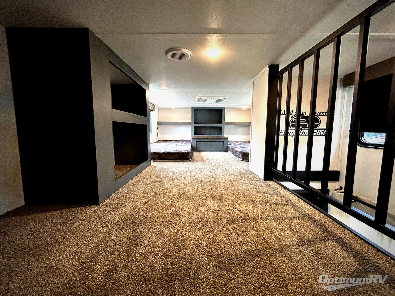 2026 Palomino Puma Destination 421LFT Photo 15