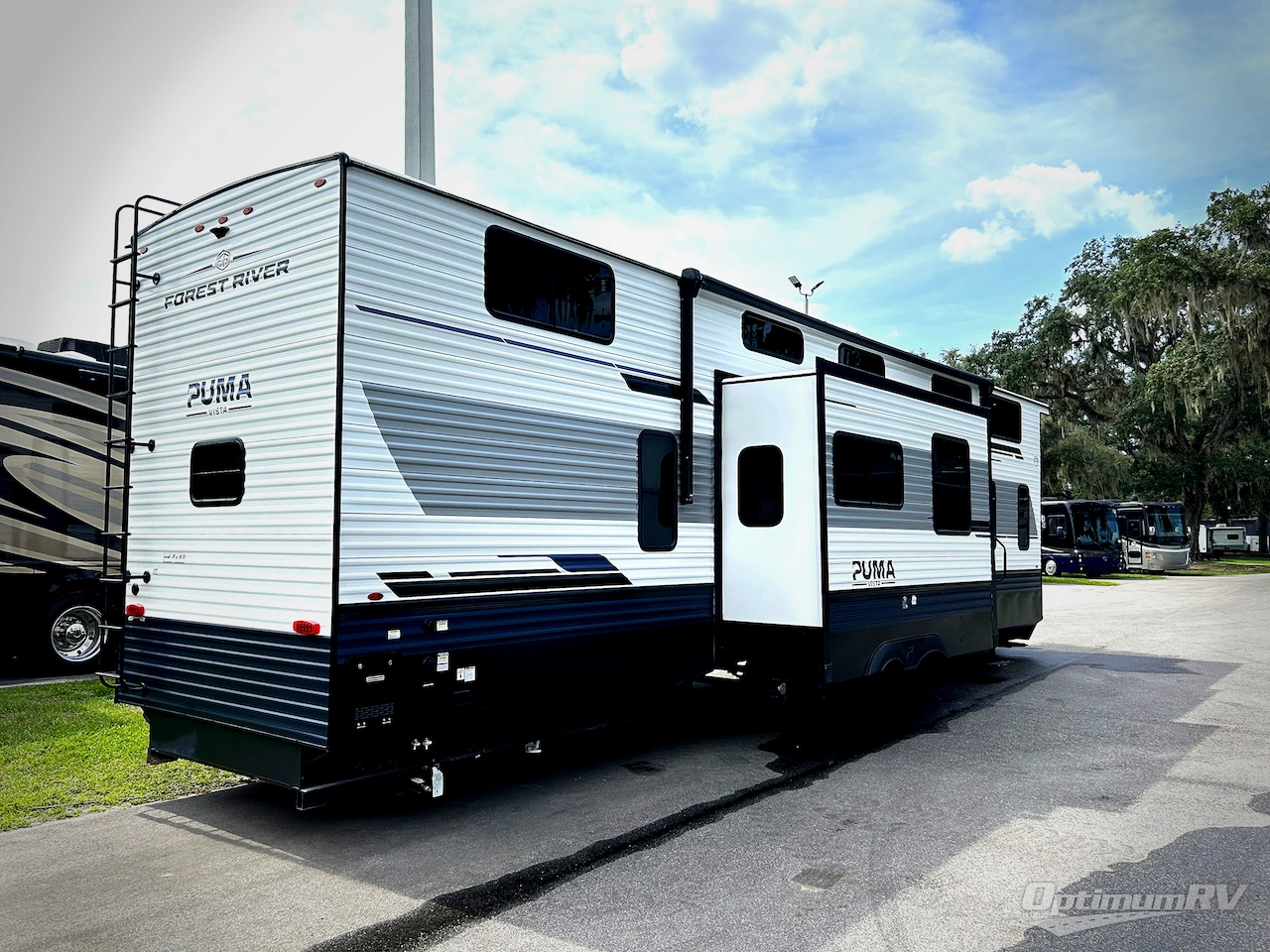 2026 Palomino Puma Destination 421LFT Photo 2