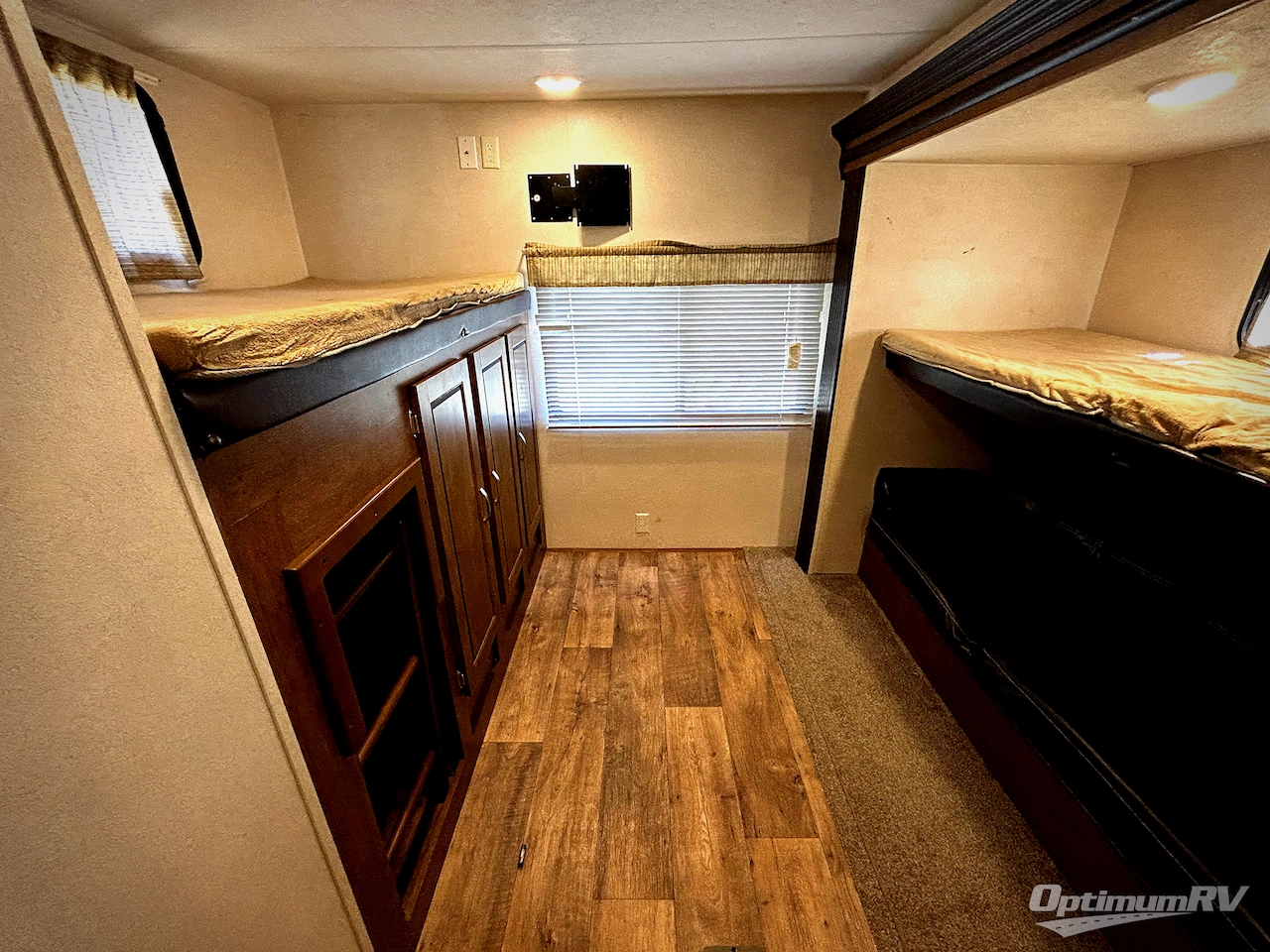 2018 Forest River Wildwood 31BKIS Photo 15
