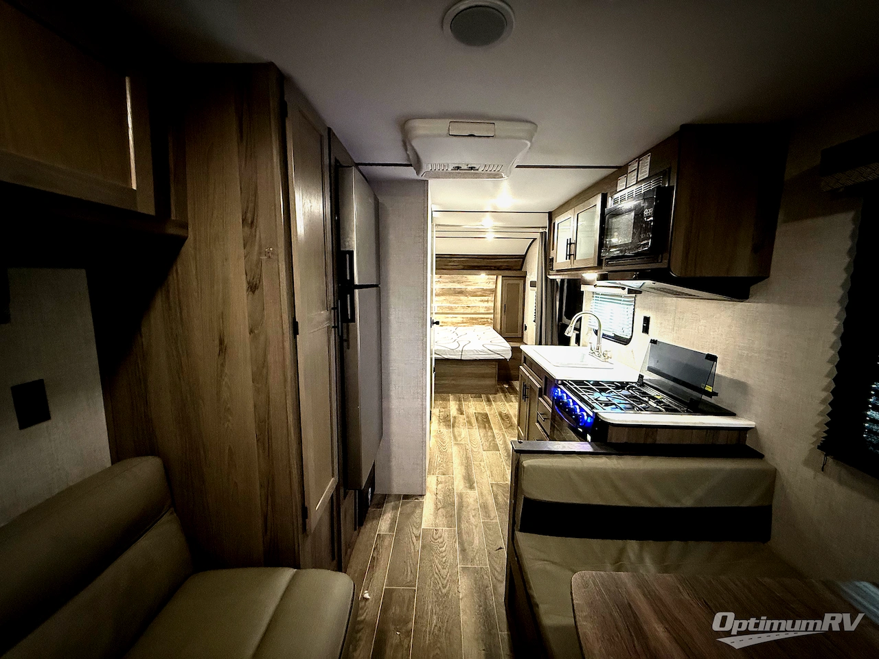 2022 Gulf Stream Kingsport Ultra Lite 22RSD Photo 6