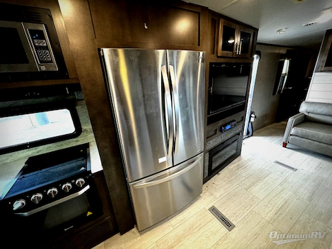 2020 Forest River Rockwood Signature Ultra Lite 8335SB RV Photo 3