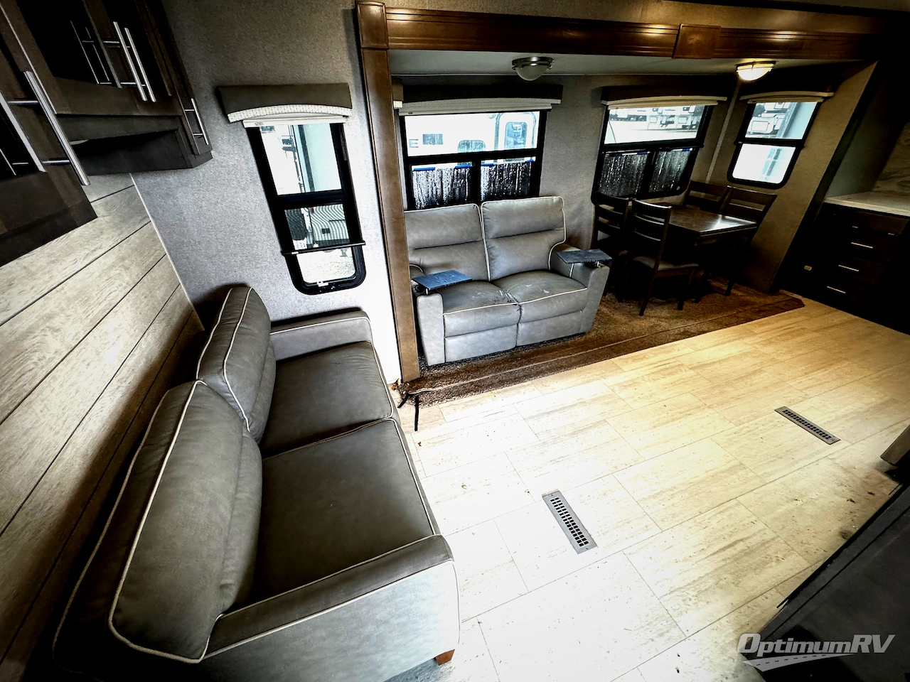 2020 Forest River Rockwood Signature Ultra Lite 8335SB Photo 2