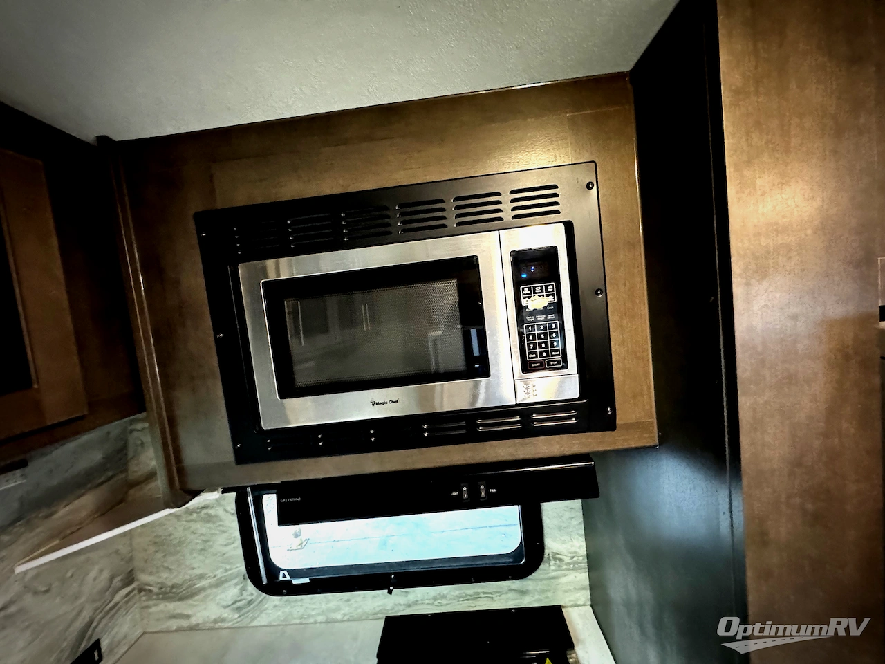 2020 Forest River Rockwood Signature Ultra Lite 8335SB Photo 5