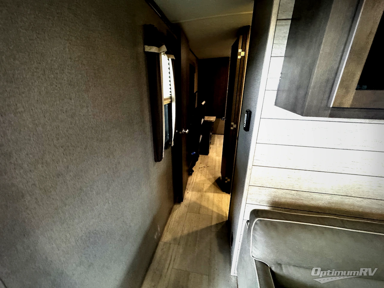 2020 Forest River Rockwood Signature Ultra Lite 8335SB Photo 9