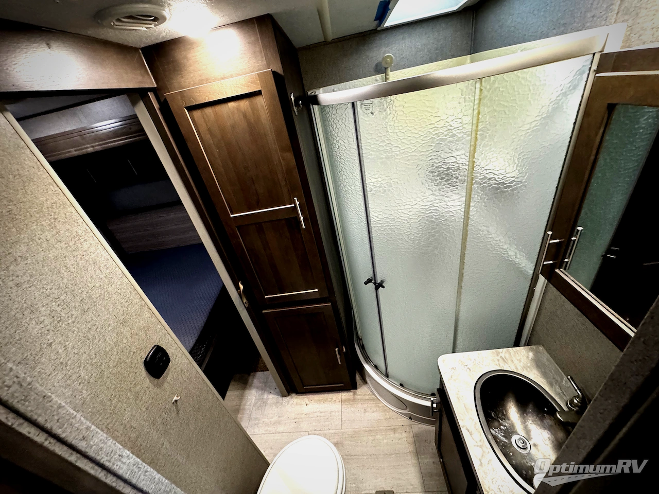 2020 Forest River Rockwood Signature Ultra Lite 8335SB Photo 10