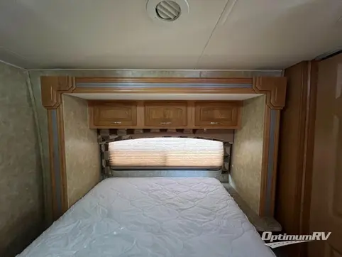 2008 Coachmen Concord 275DS RV Photo 4