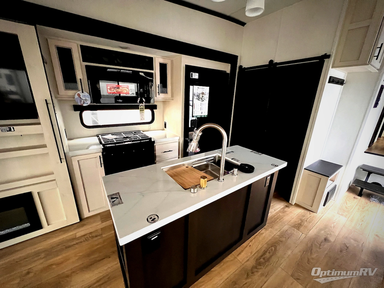 2025 Forest River Sabre 36FLX Photo 6