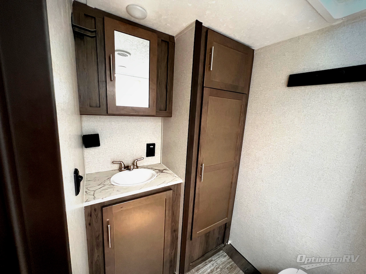 2020 Forest River Viking Ultra-Lite 24RBS Photo 12