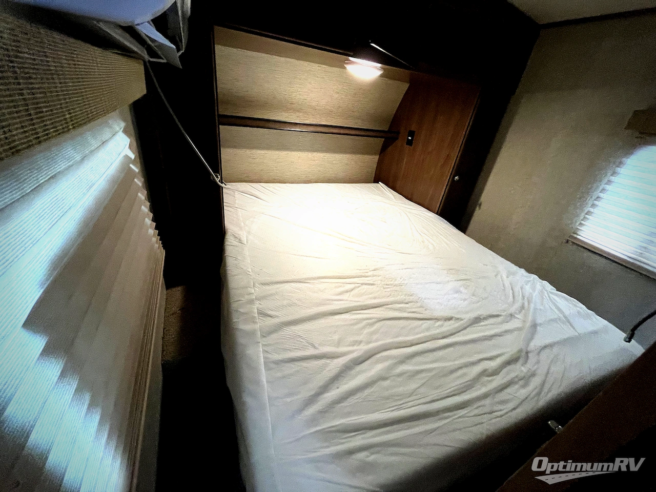 2015 Palomino SolAire Ultra Lite 20RBS Photo 12