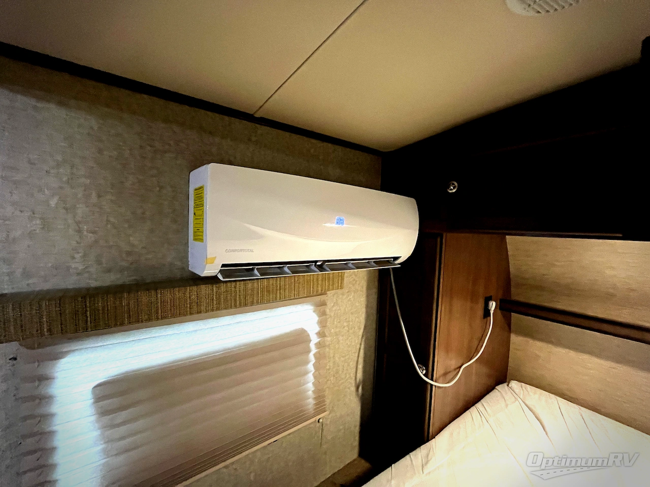2015 Palomino SolAire Ultra Lite 20RBS Photo 14
