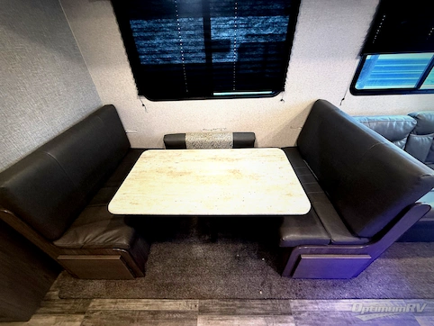 2021 CrossRoads Volante 32SB RV Photo 2