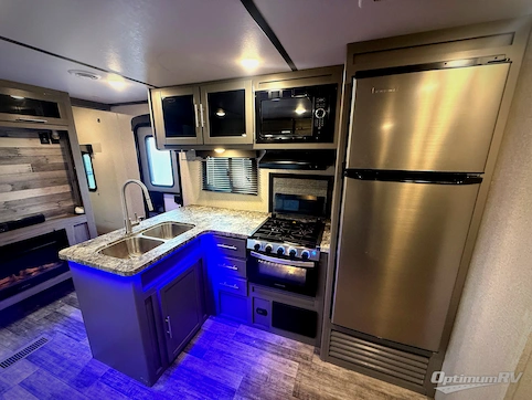 2021 CrossRoads Volante 32SB RV Photo 3