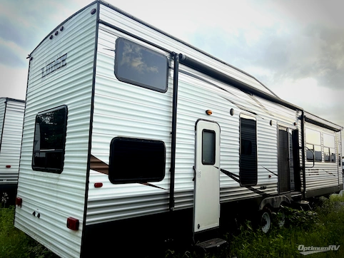 2017 Forest River Wildwood Lodge 4092BFL RV Photo 2