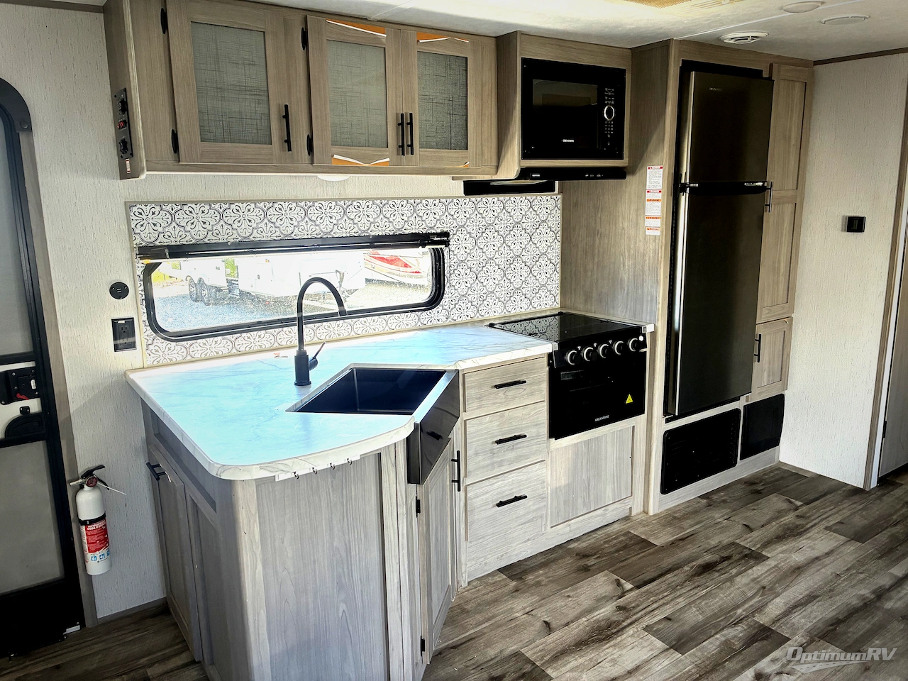 2022 Dutchmen Coleman Lantern Series 334BH Photo 5