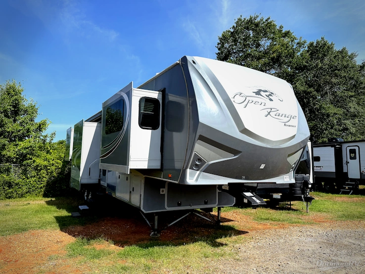 2016 Highland Ridge Open Range Roamer RF376FBH RV Photo 1
