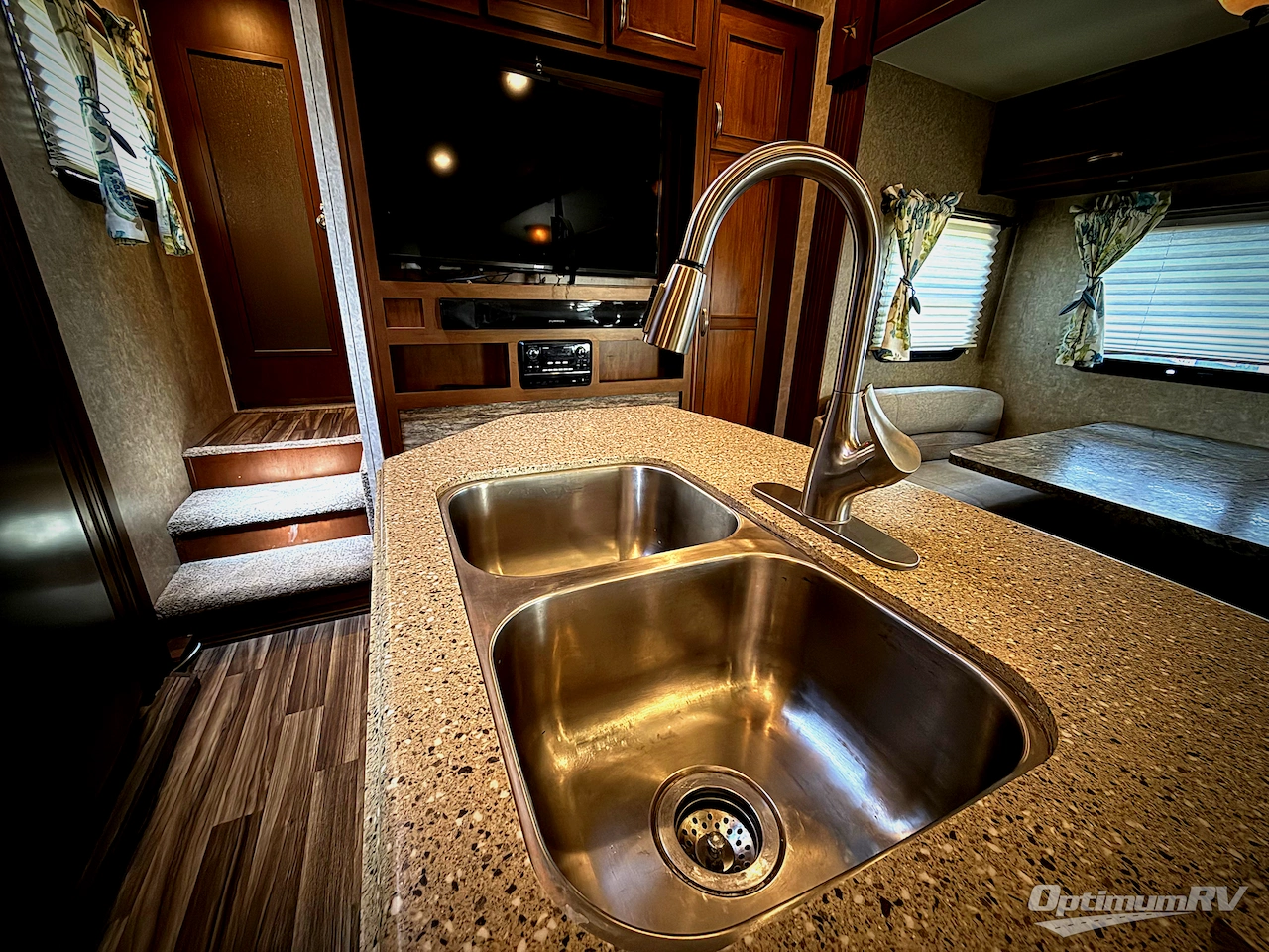 2016 Highland Ridge Open Range Roamer RF376FBH Photo 8