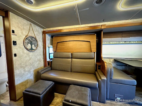 2018 Winnebago Navion 24D RV Photo 4