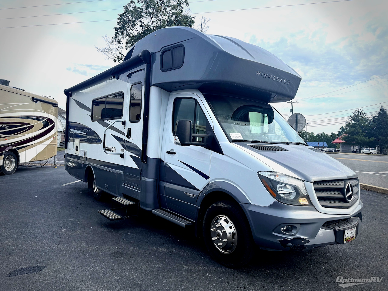 2018 Winnebago Navion 24D Photo 1