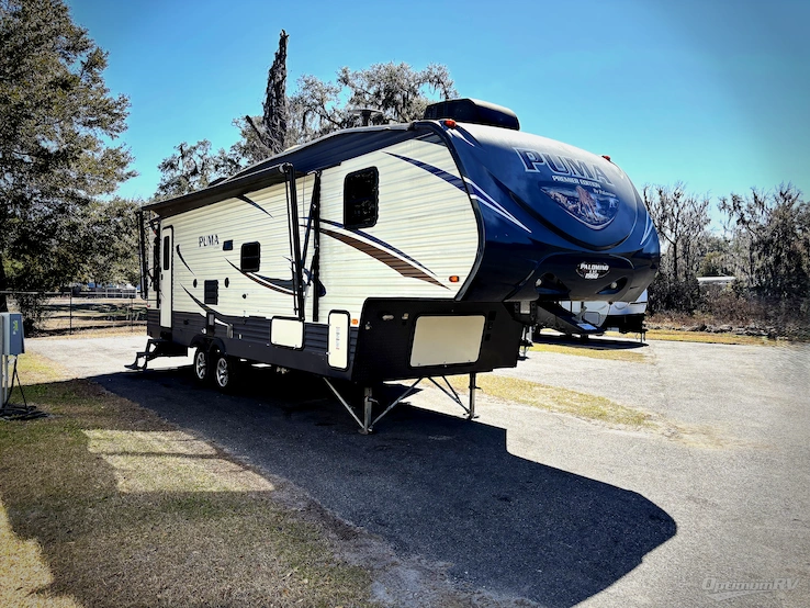 2017 Palomino Puma 297RLSS RV Photo 1