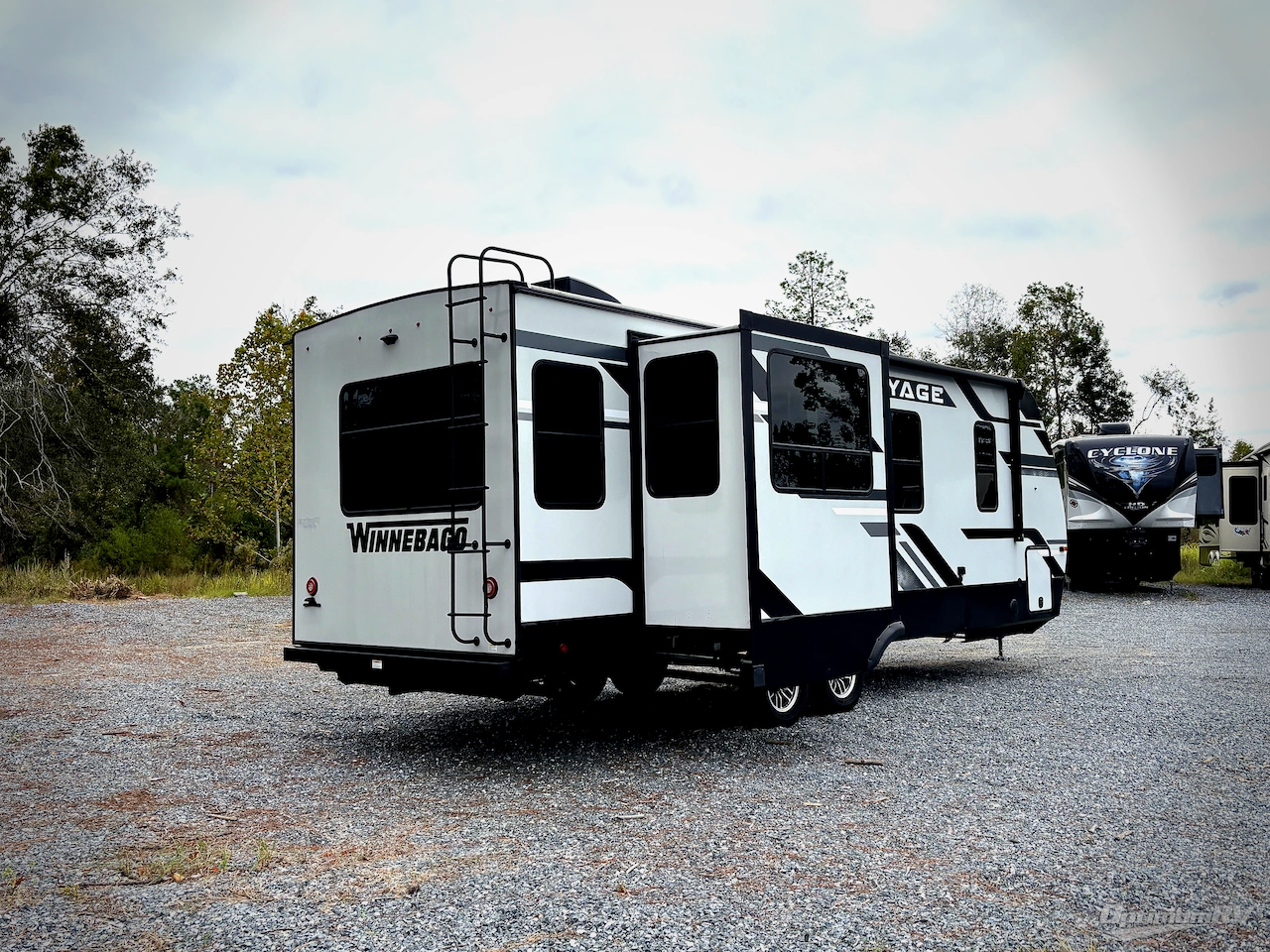 2024 Winnebago Towables Voyage V2730RL Photo 2