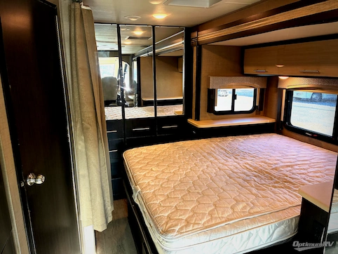 2019 Thor Vegas 25.6 RV Photo 4