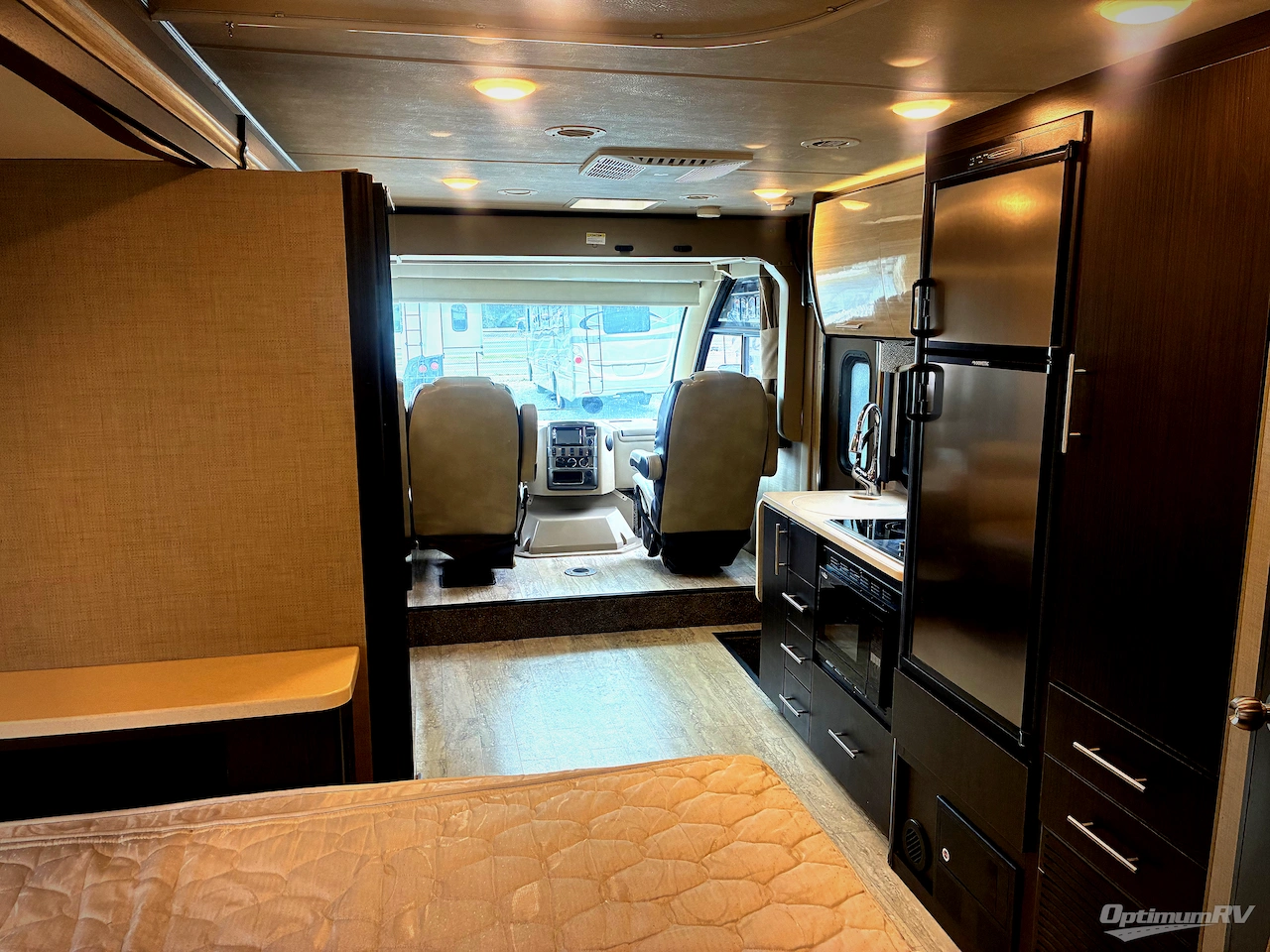 2019 Thor Vegas 25.6 Photo 8