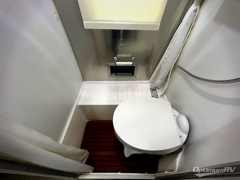 2017 Airstream Sport 16 RV Photo 4