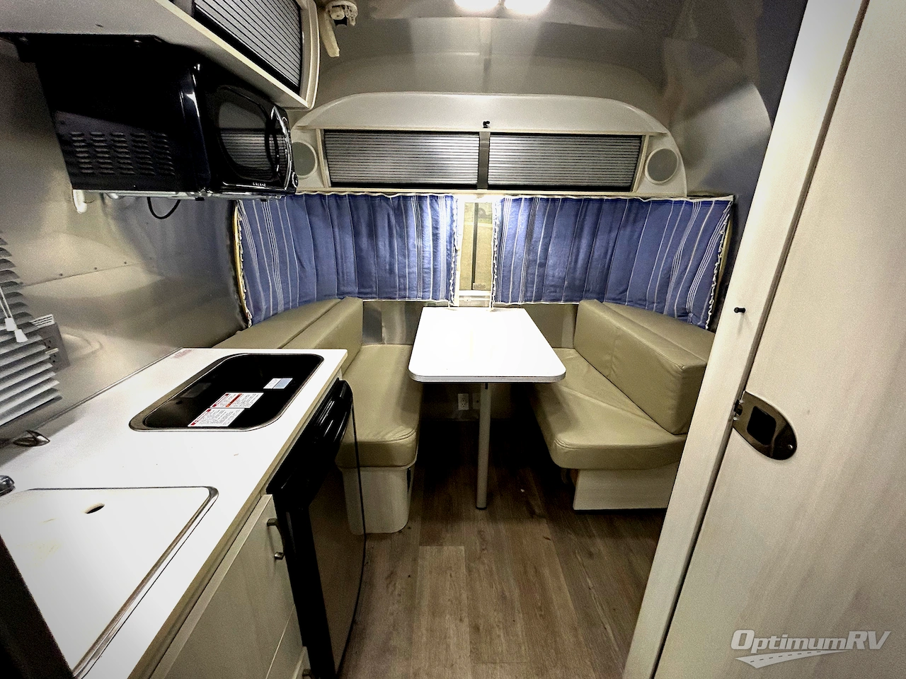 2017 Airstream Sport 16 Photo 5