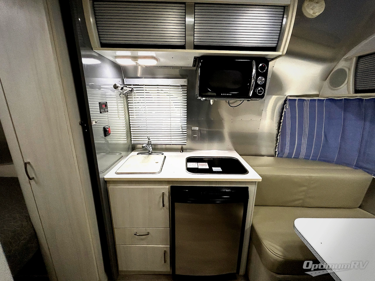 2017 Airstream Sport 16 Photo 6