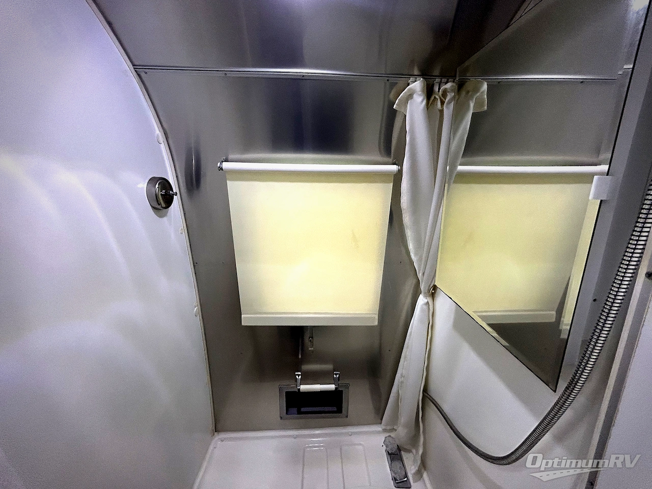 2017 Airstream Sport 16 Photo 11