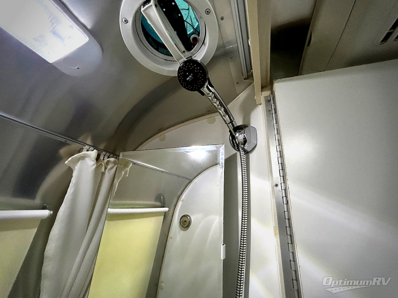2017 Airstream Sport 16 Photo 12