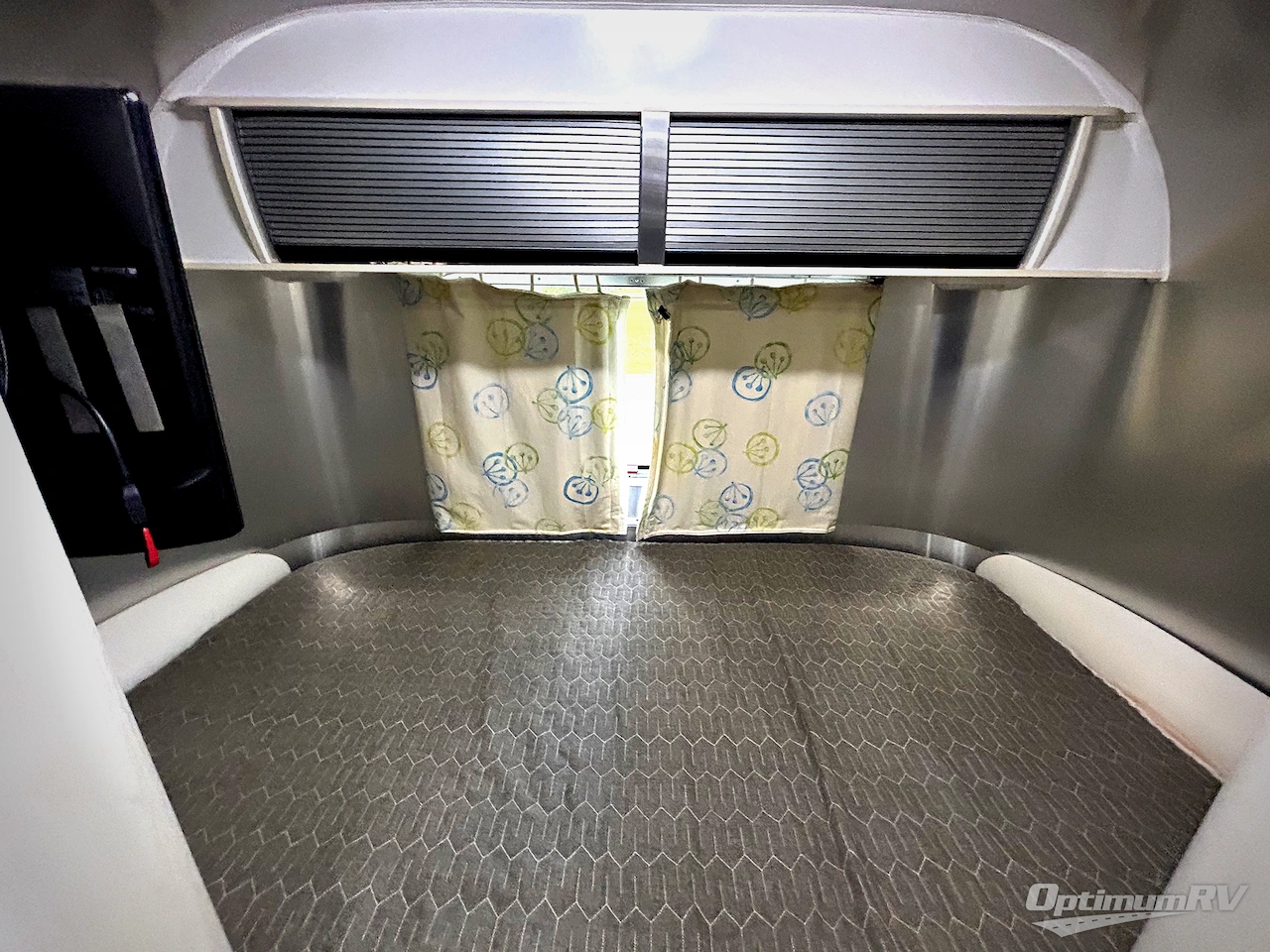 2017 Airstream Sport 16 Photo 14