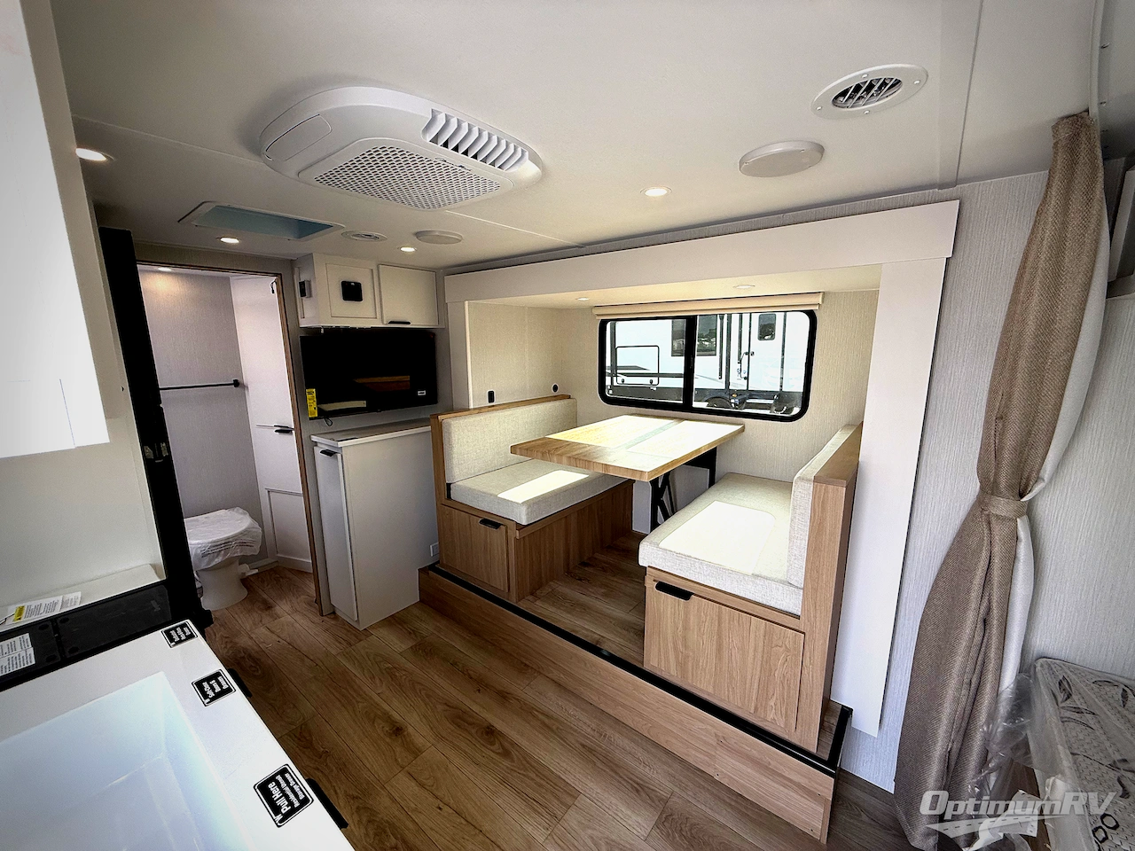 2027 Winnebago Micro Minnie 2108TB Photo 4