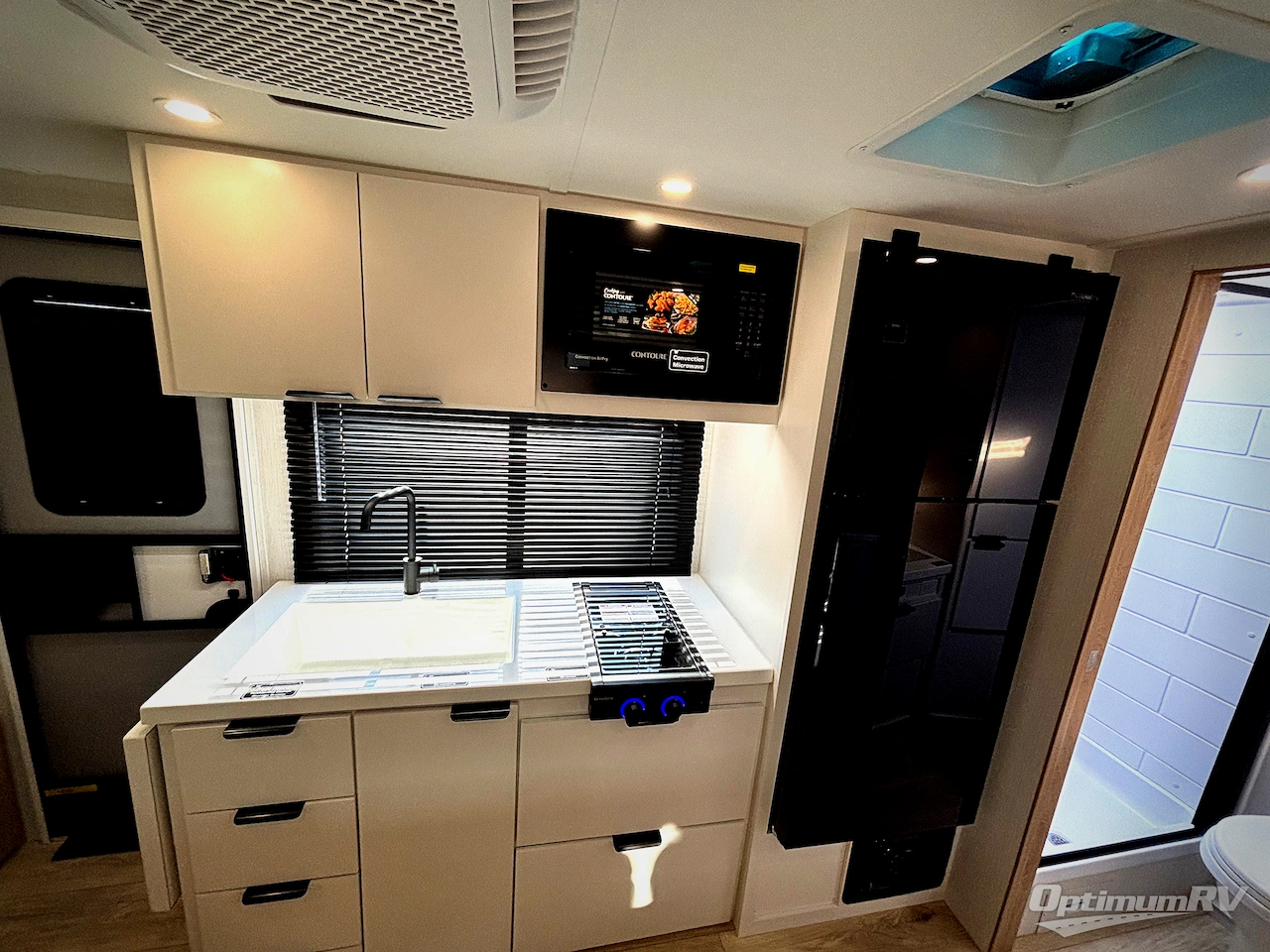 2027 Winnebago Micro Minnie 2108TB Photo 7