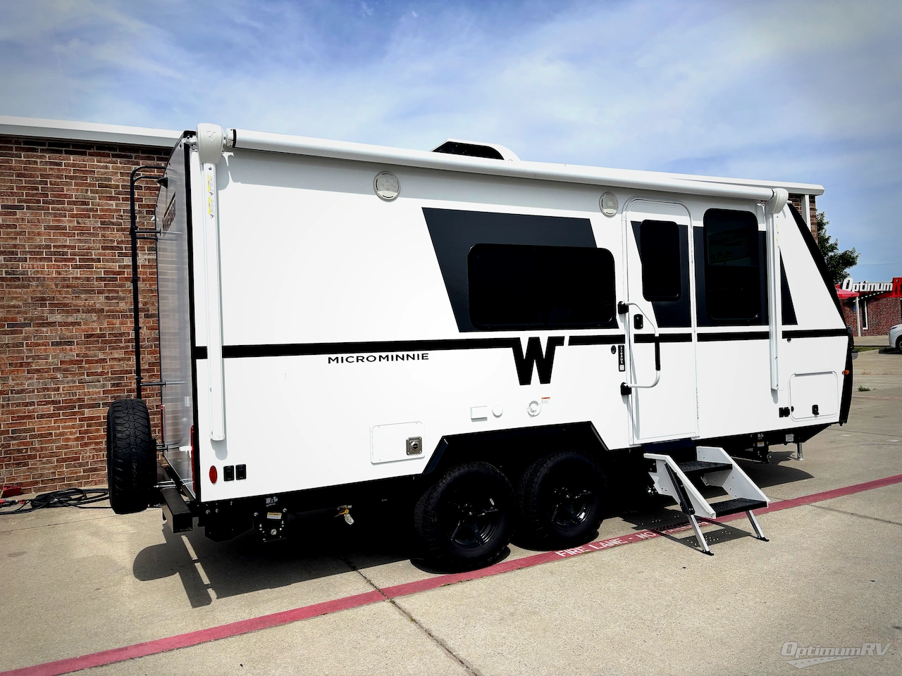 2027 Winnebago Micro Minnie 2108DS Photo 2