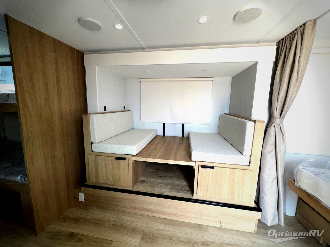 2027 Winnebago Micro Minnie 2200MBH Photo 5