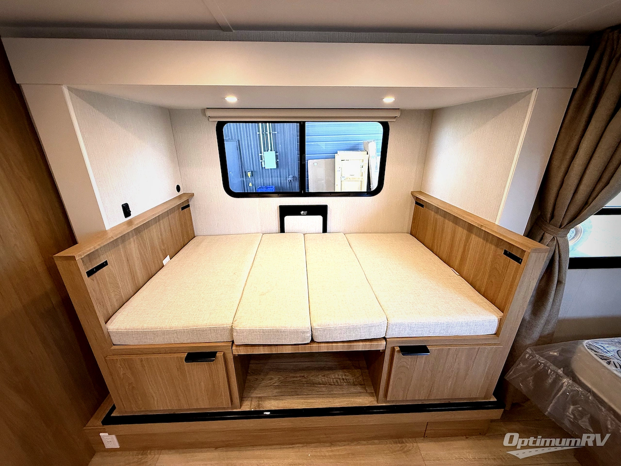2027 Winnebago Micro Minnie 2200FBH Photo 6