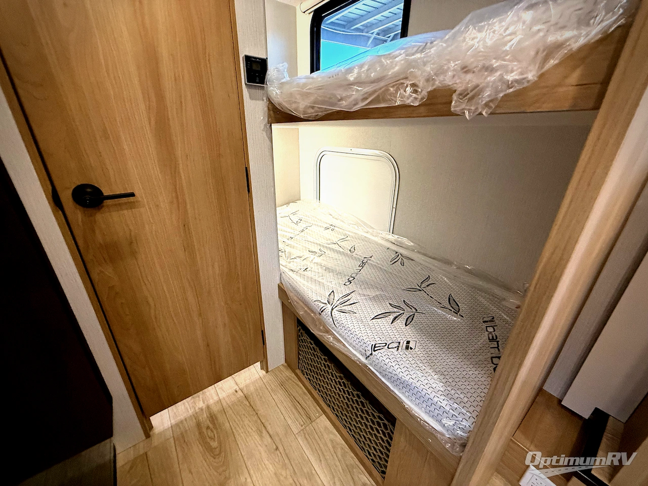 2027 Winnebago Micro Minnie 2200FBH Photo 9