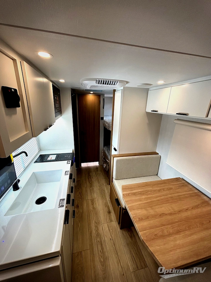 2027 Winnebago Micro Minnie 1800BH Photo 5