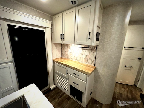 2024 Jayco Eagle 312BHOK RV Photo 3