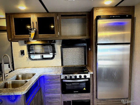 2022 CrossRoads Zinger ZR290KB RV Photo 2