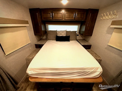 2022 Forest River Flagstaff Micro Lite 22FBS RV Photo 3