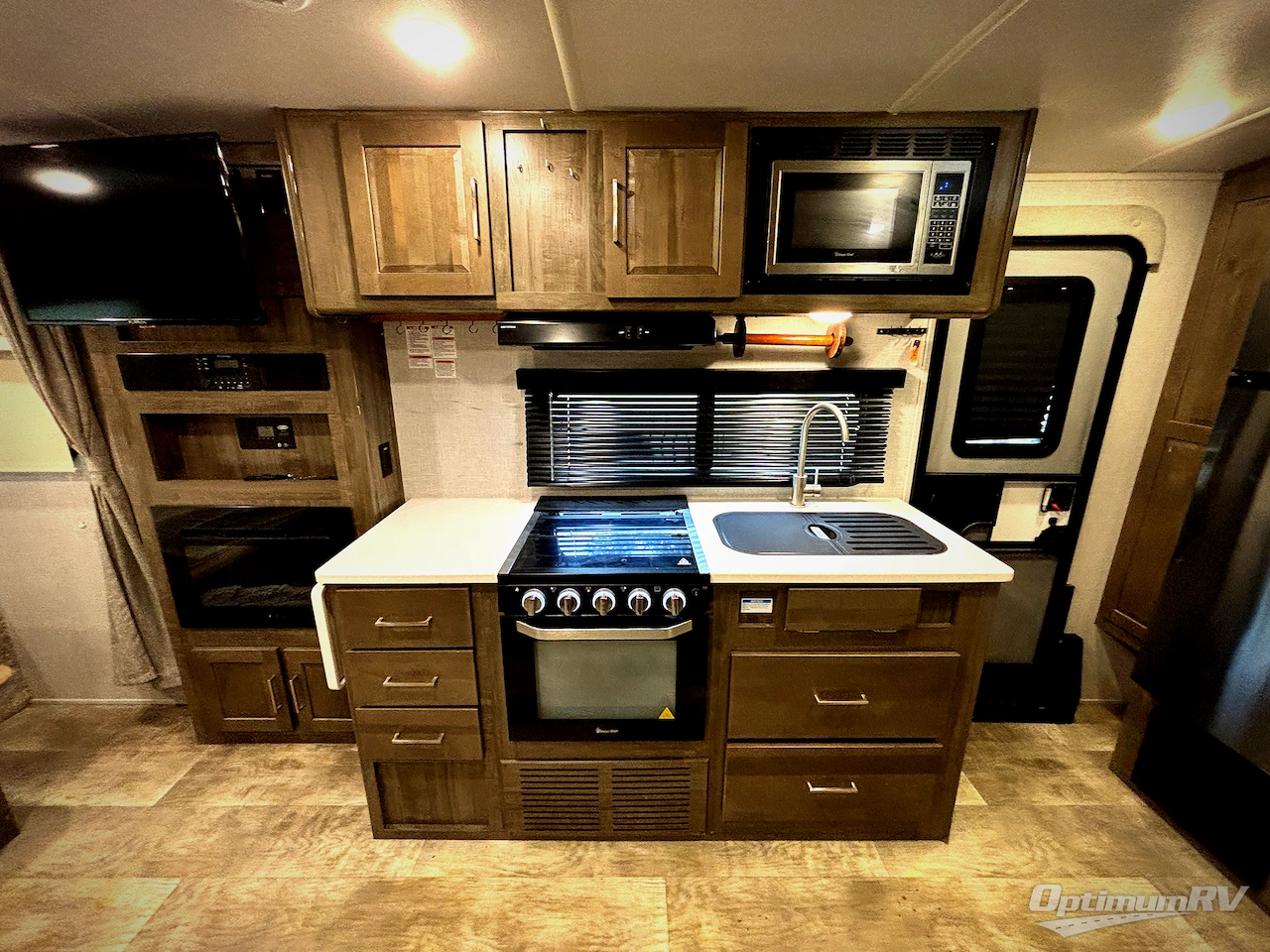 2022 Forest River Flagstaff Micro Lite 22FBS Photo 6