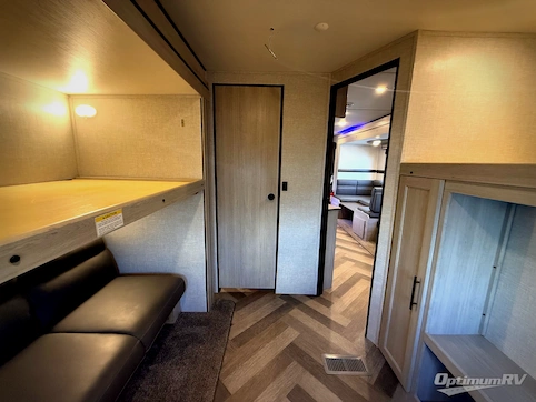 2023 CrossRoads Zinger ZR333DB RV Photo 3